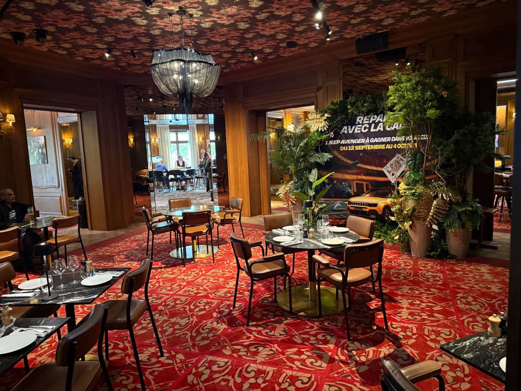Décoration Événement sur mesure — Jeu Concours - Club Barrière Paris Champs Elysées