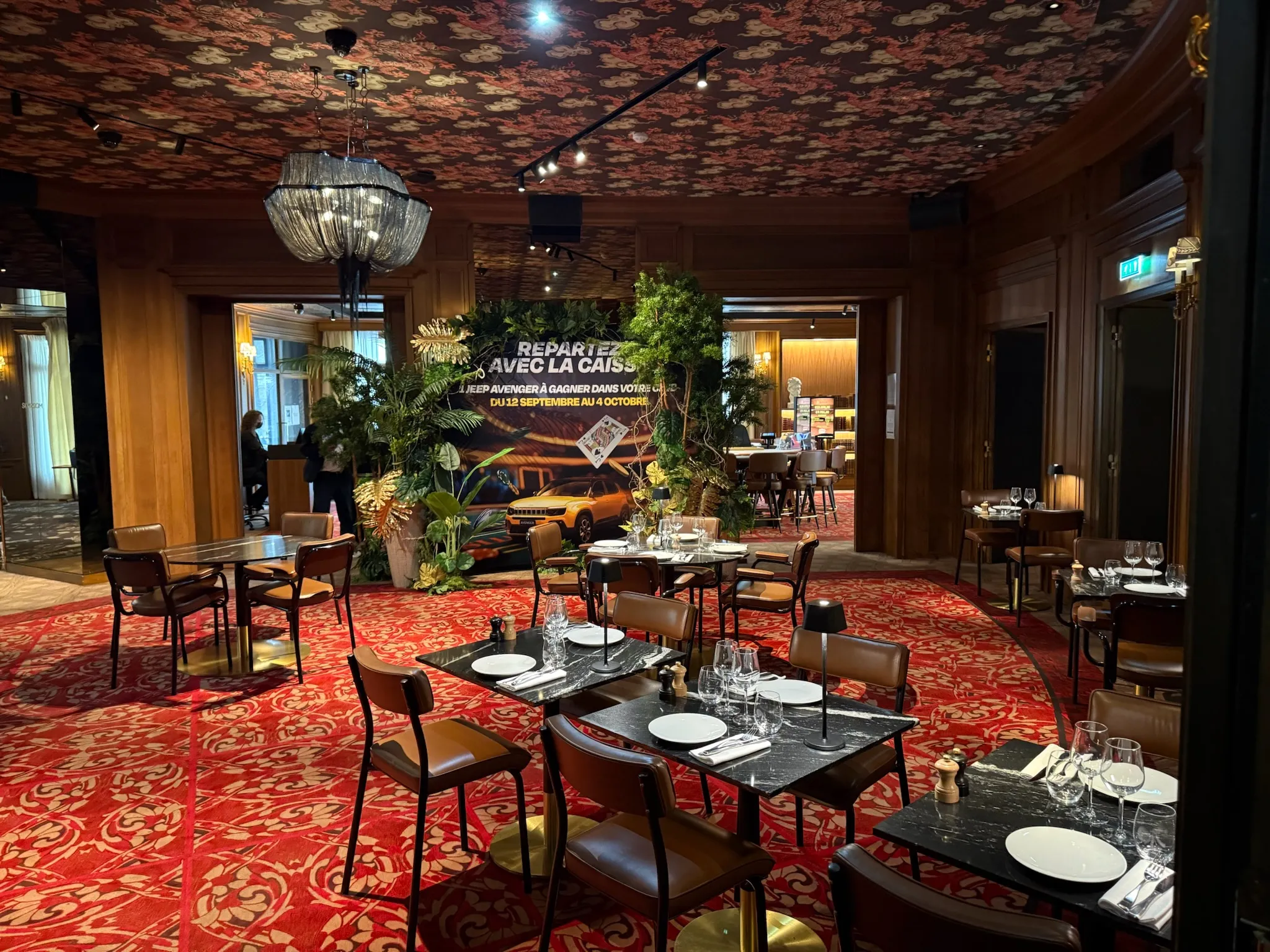 Décoration Événement sur mesure — Jeu Concours - Club Barrière Paris Champs Elysées