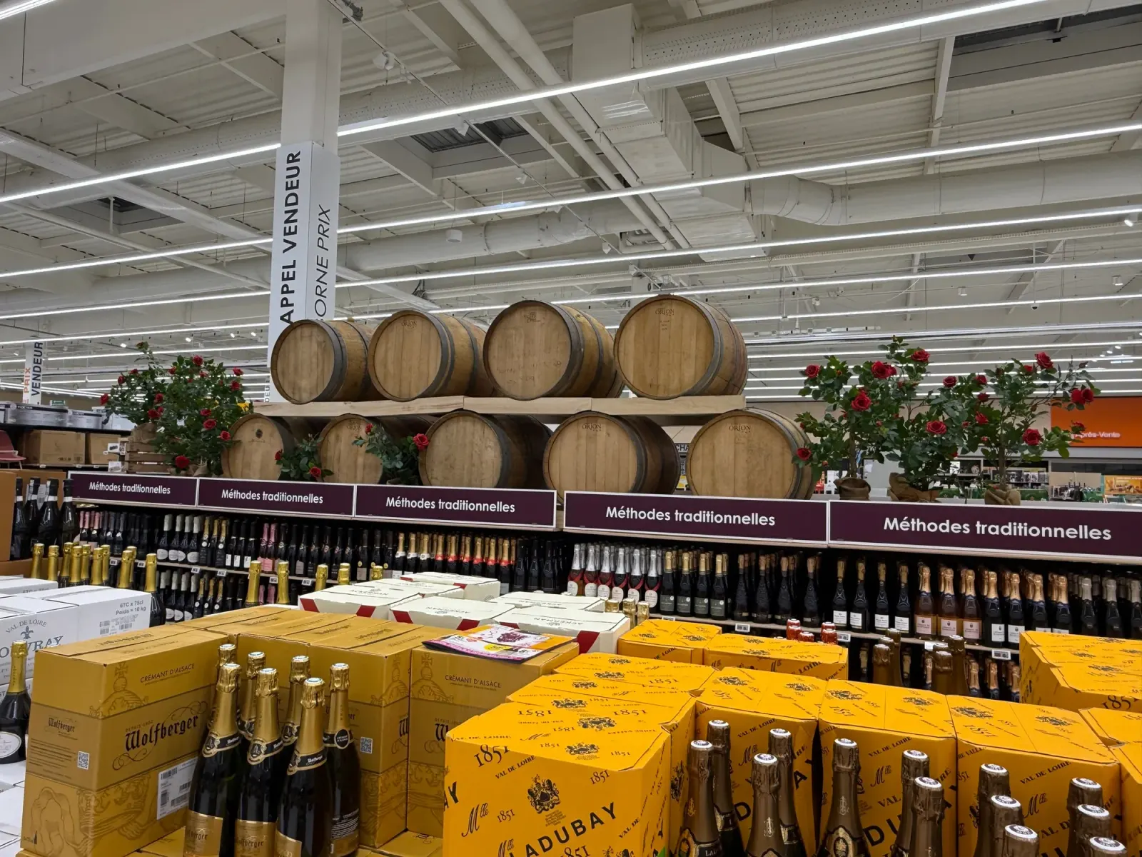 Décor Foire aux vins 2026 : tonneaux et suspensions végétales Foire aux vins - Nectar