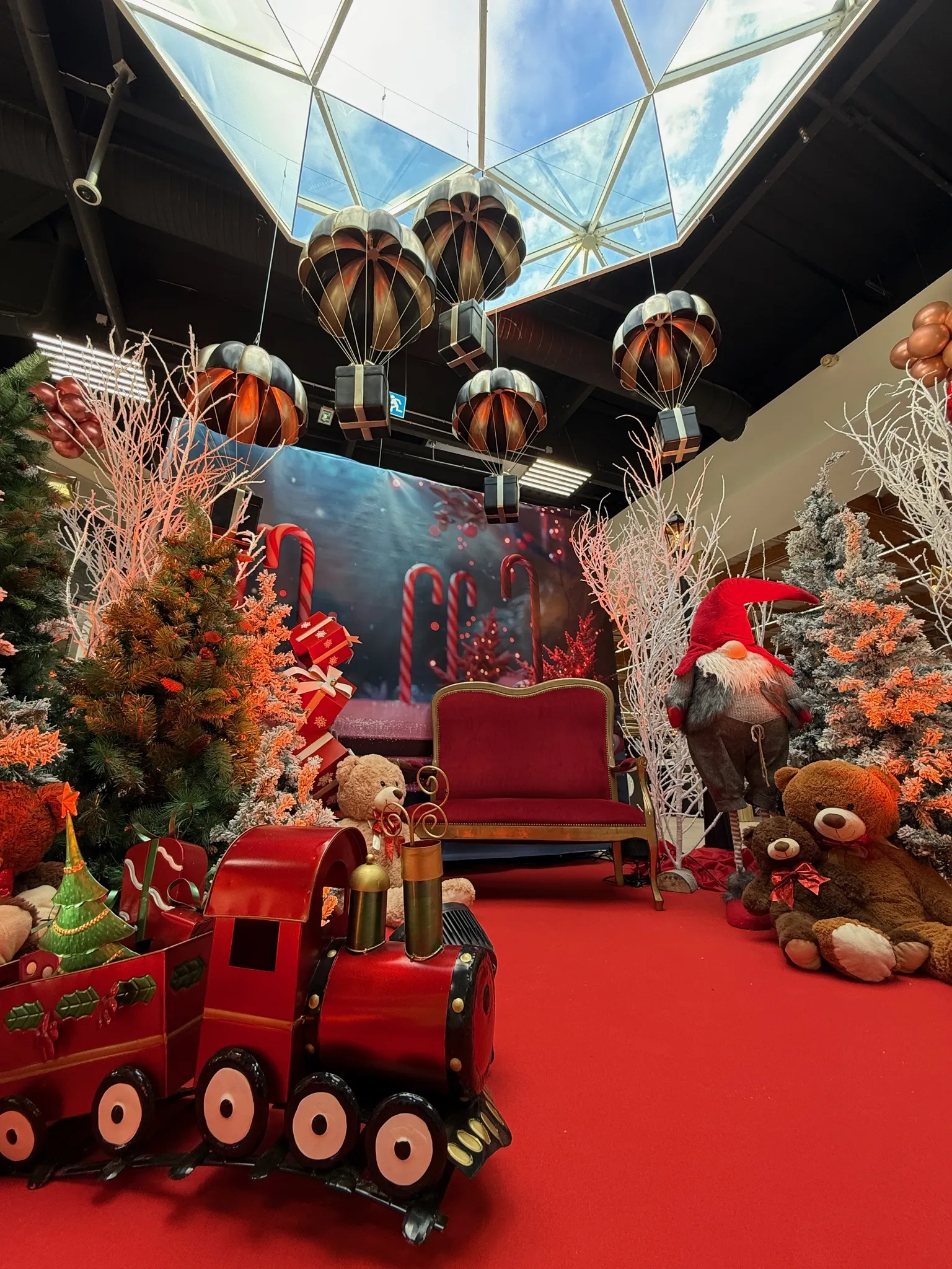 Décoration Noël — Intermarché HYPER Les Sables D'olonne